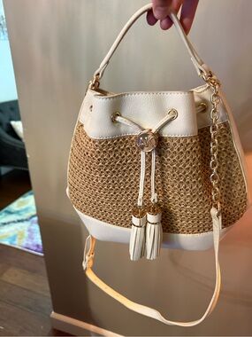 Ann Klein Cream & Natural Straw Bucket Shoulder Bag with Tassels